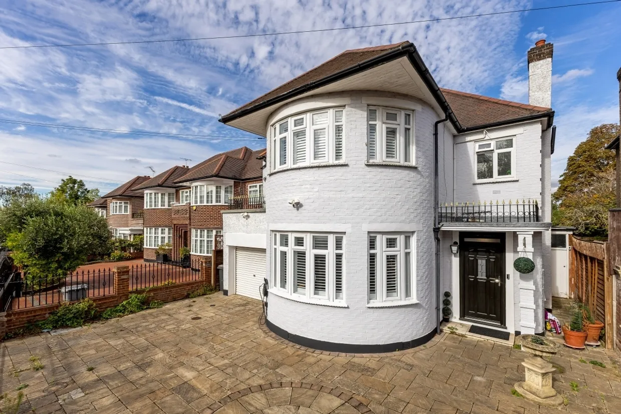Dobree Avenue London NW10 photo 15