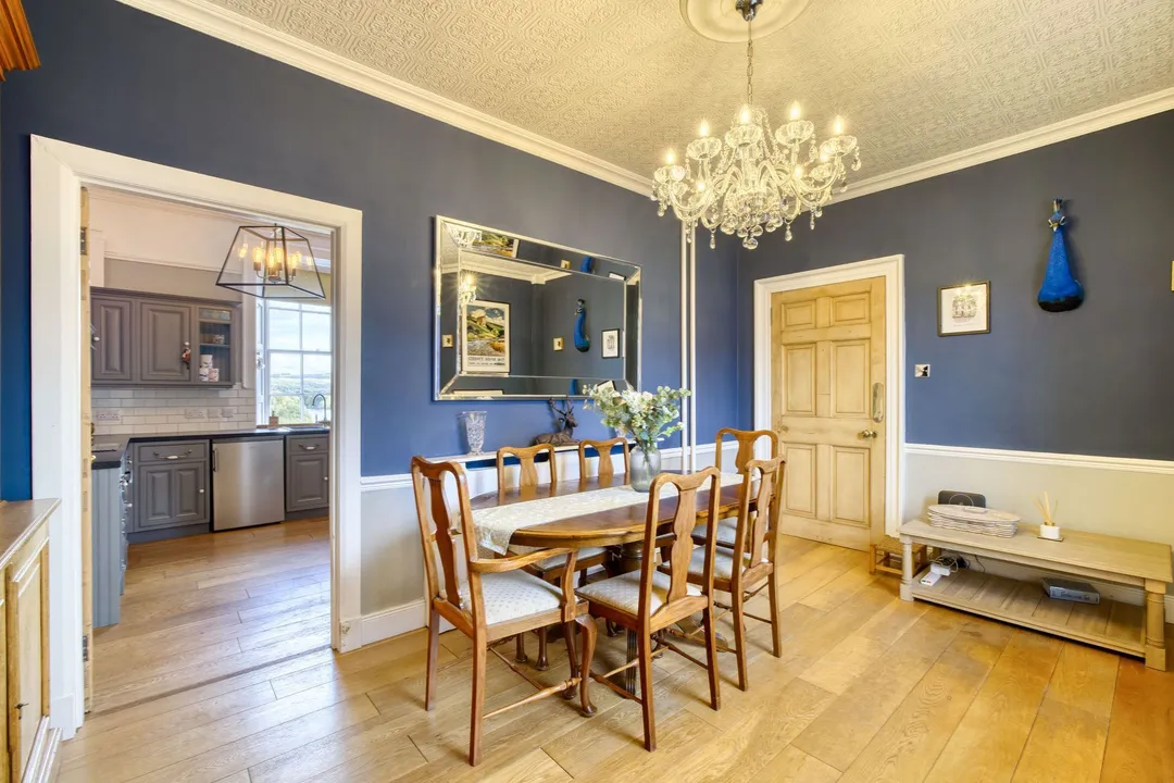 https://mr0.homeflow-assets.co.uk/files/photo/image/48608/7634/_x_/003A4835_HDR-46.jpg