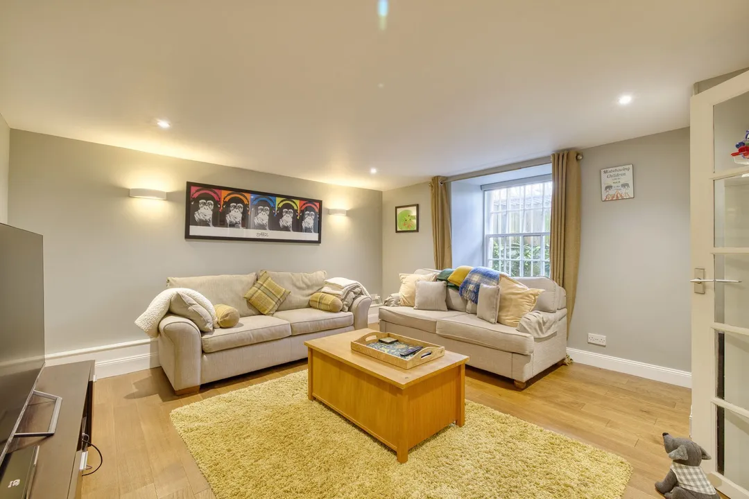 https://mr0.homeflow-assets.co.uk/files/photo/image/48608/7653/_x_/003A5080_HDR-118.jpg