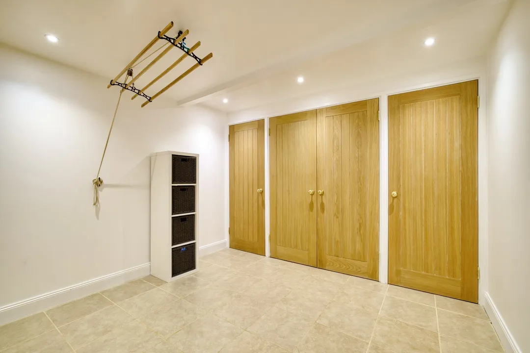 https://mr0.homeflow-assets.co.uk/files/photo/image/48608/7661/_x_/003A5119_HDR-142.jpg