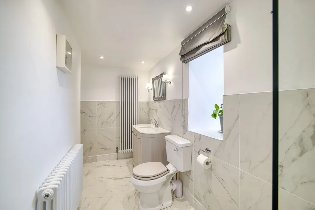 https://mr0.homeflow-assets.co.uk/files/photo/image/48608/7666/_x_/003A5135_HDR-146.jpg