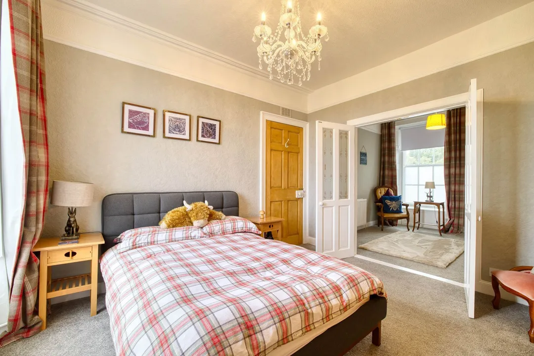 https://mr0.homeflow-assets.co.uk/files/photo/image/48608/7694/_x_/003A5232_HDR-168.jpg