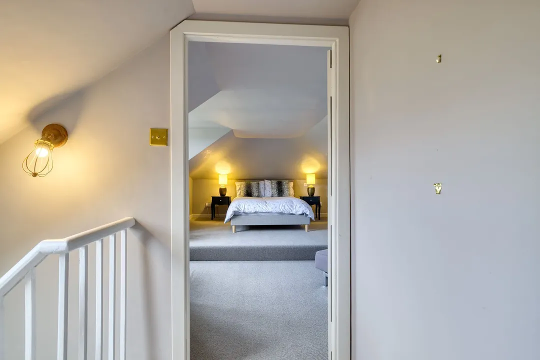 https://mr0.homeflow-assets.co.uk/files/photo/image/48608/7703/_x_/003A5312_HDR-182.jpg