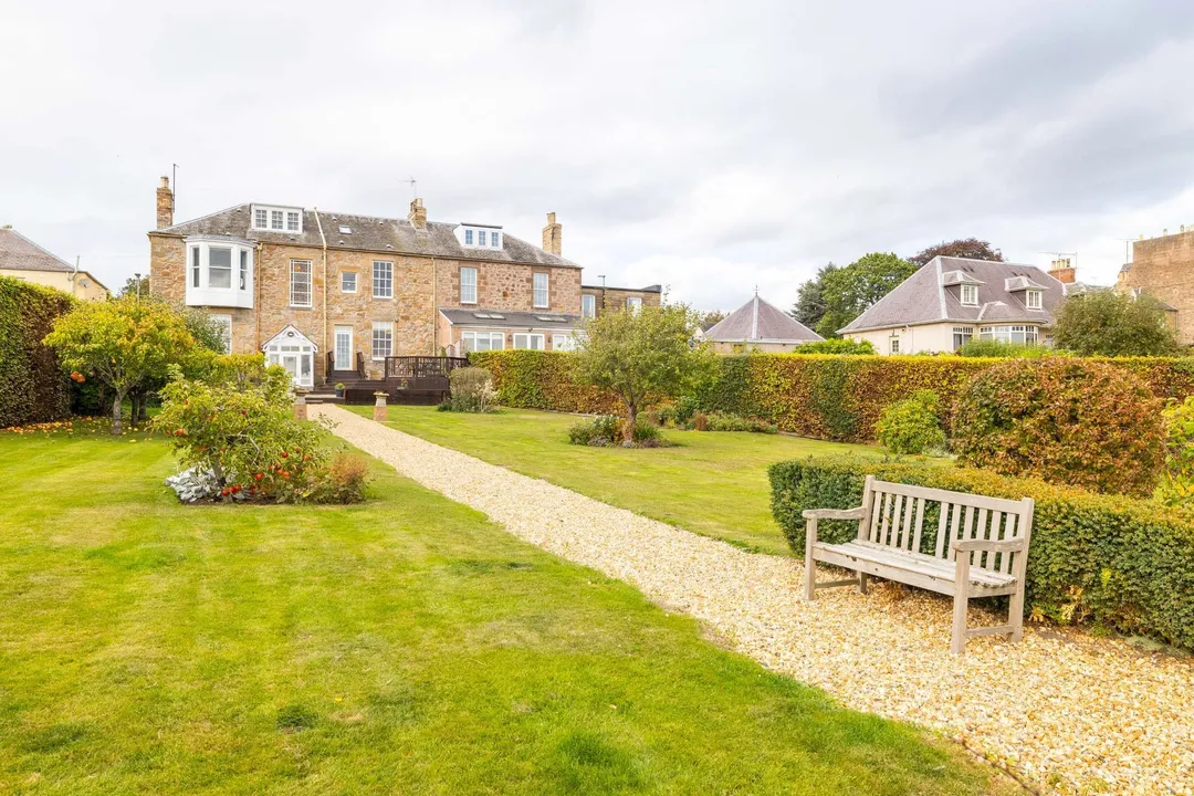 https://mr0.homeflow-assets.co.uk/files/photo/image/48608/7736/_x_/003A4707-27.jpg