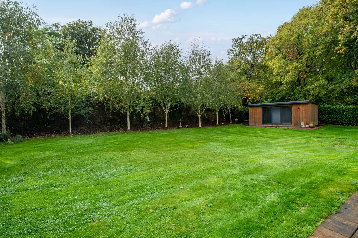 Thornbury Hill, Alveston, BS35 photo 2