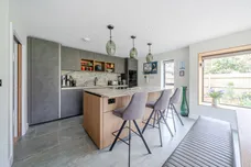 Thornbury Hill, Alveston, BS35 photo 3
