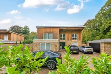 Thornbury Hill, Alveston, BS35 photo 21
