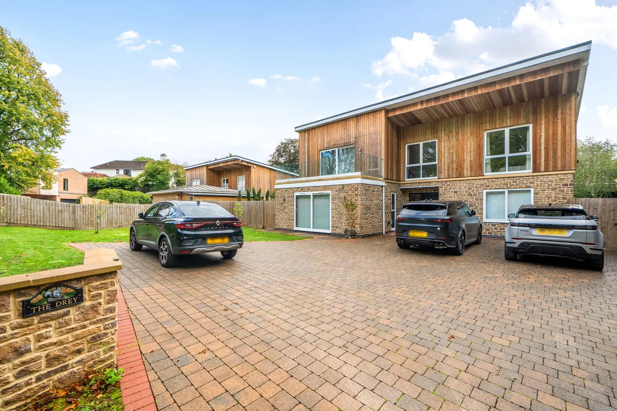 Thornbury Hill, Alveston, BS35 photo 22