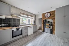 Springfield Avenue, London, N10 photo 2