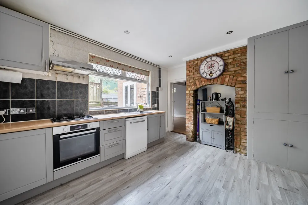 Springfield Avenue, London, N10 photo 2