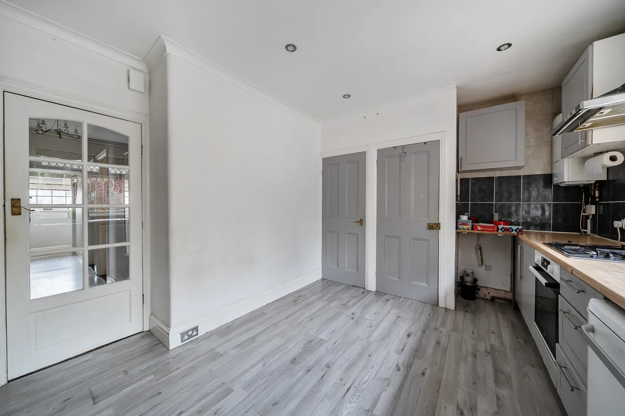 Springfield Avenue, London, N10 photo 15