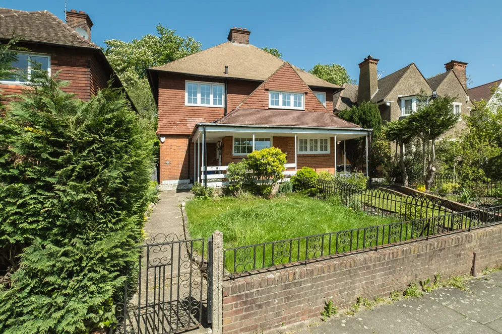 Springfield Avenue, London, N10 photo 17