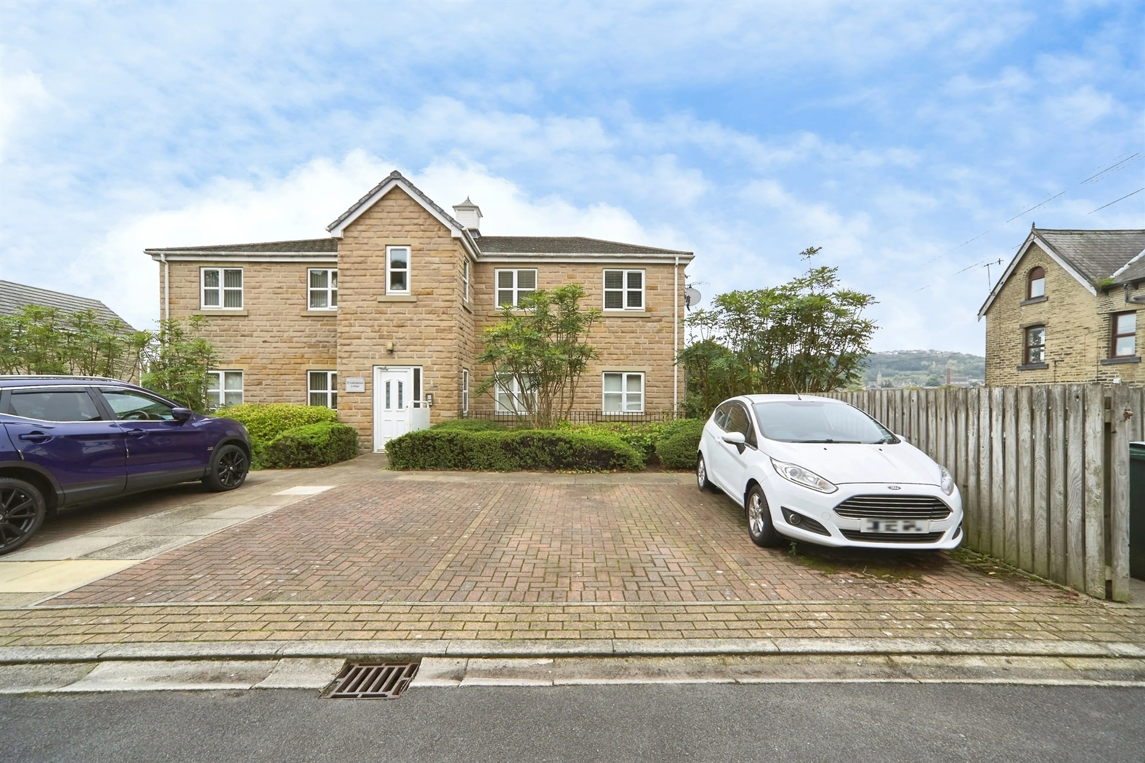 Property at Woodbottom Close, Baildon, Shipley