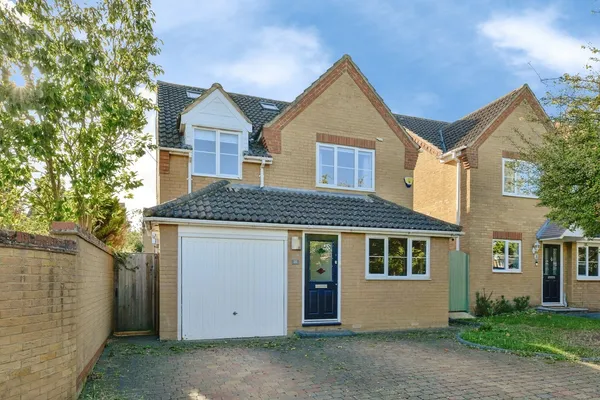 Sparrow Drive, Stevenage, Hertfordshi...