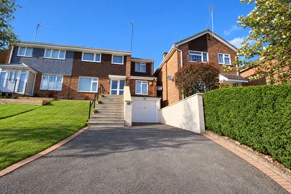 Wagtail Gardens, Selsdon, CR2 8TA