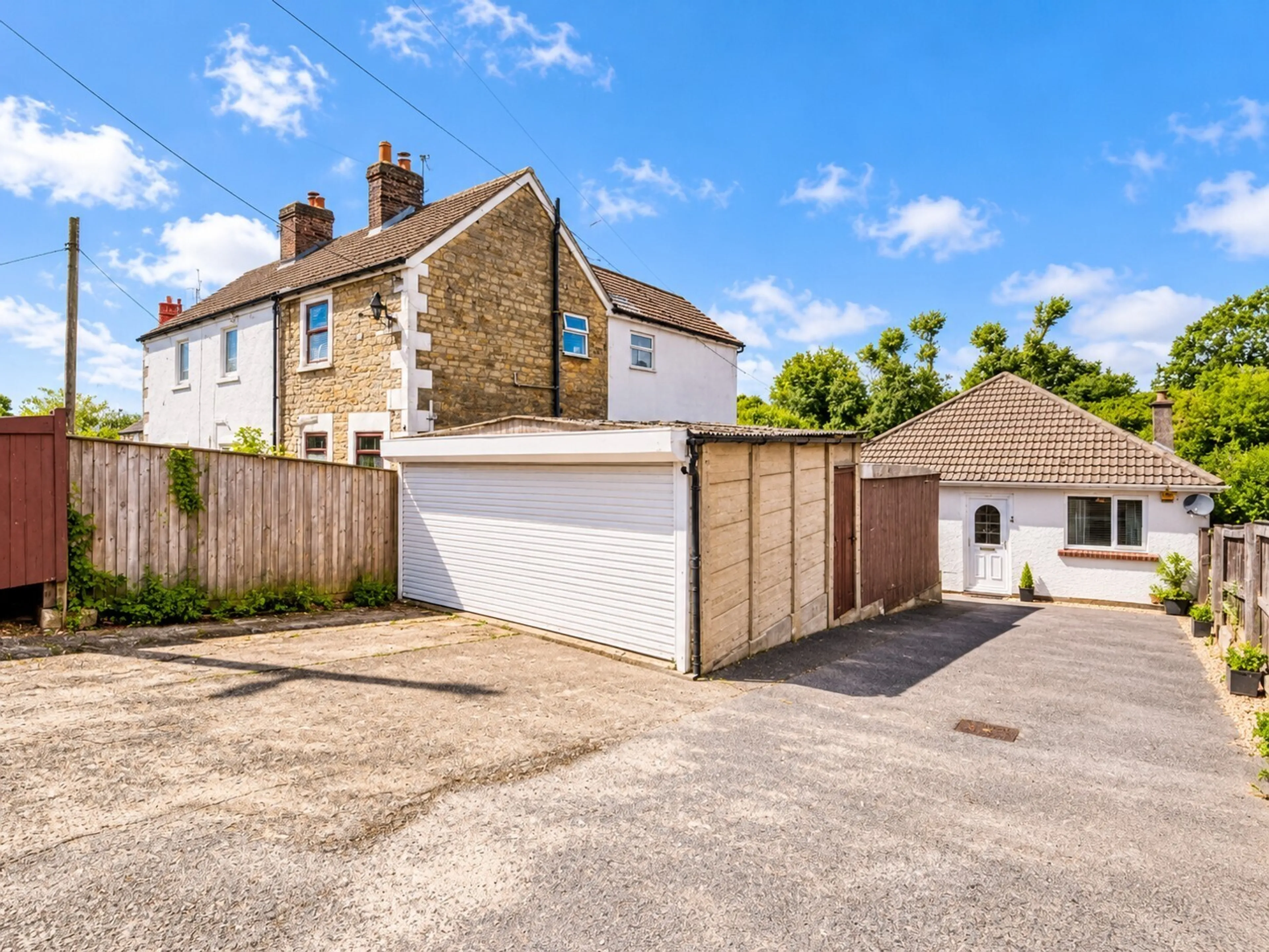 Property at Lowden, CHIPPENHAM