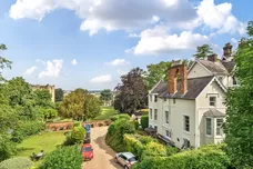 Castle Hill Guildford GU1 photo 1