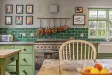 Thorn Road Wrecclesham GU10 photo 11