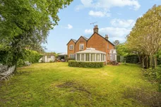 Thorn Road Wrecclesham GU10 photo 24
