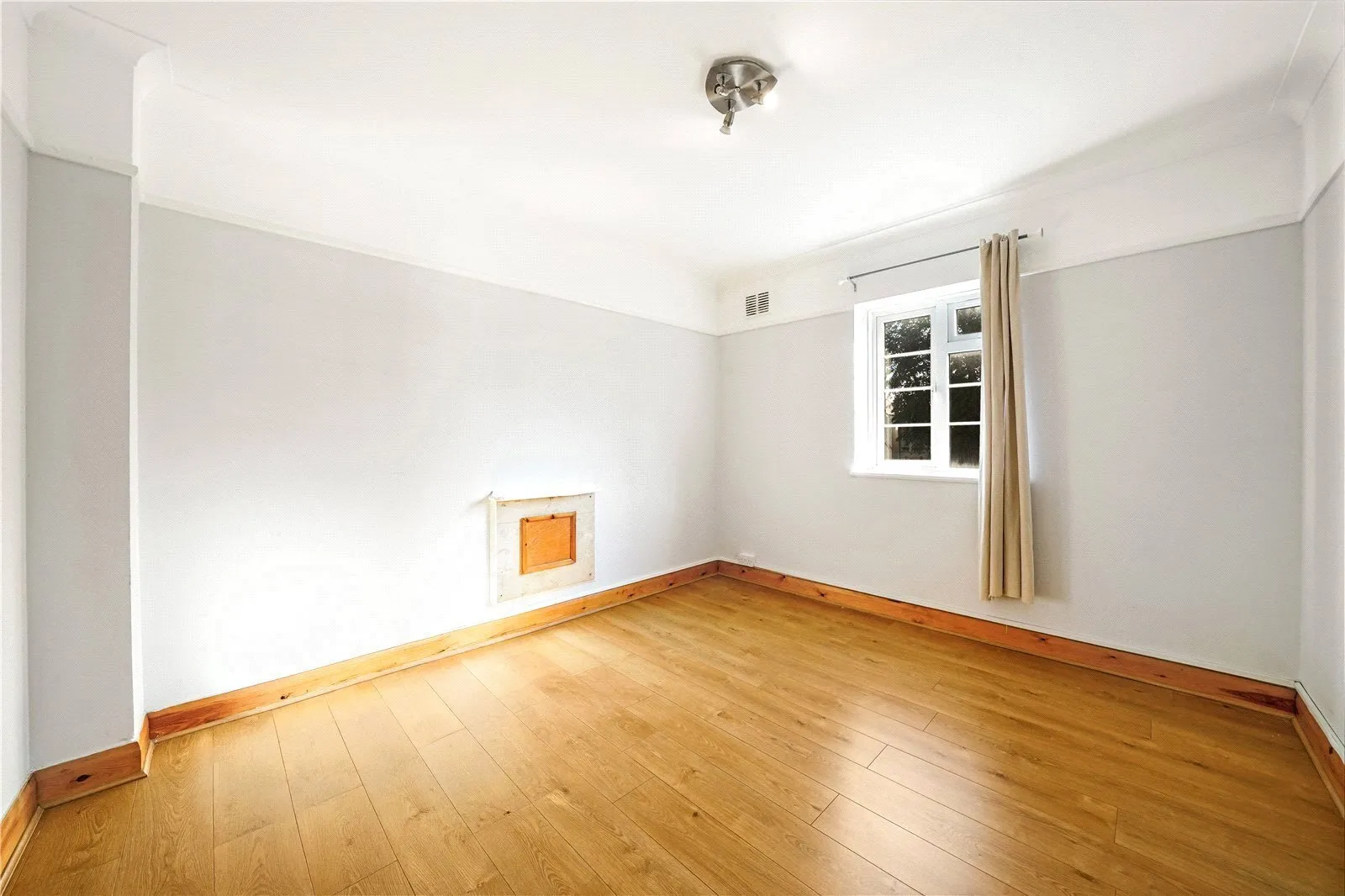 Shoot Up Hill, Kilburn, London, NW2