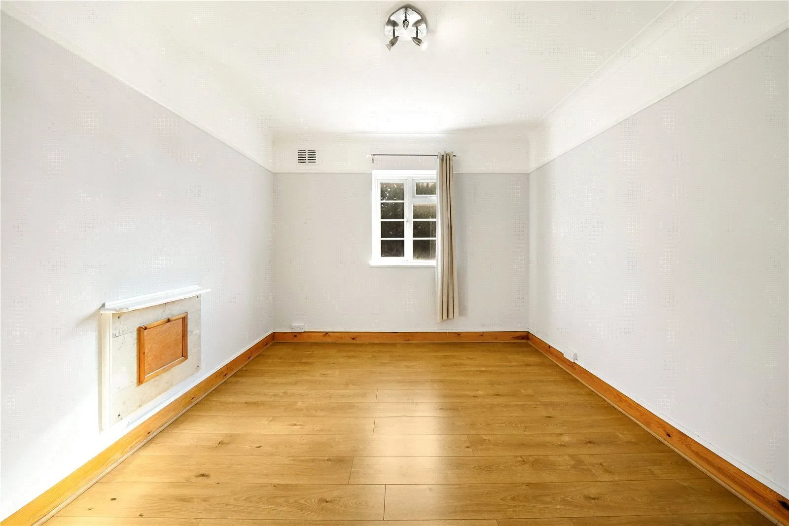 Shoot Up Hill, Kilburn, London, NW2