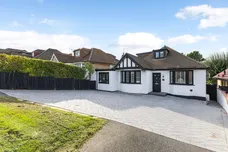 Caldecote Gardens, Bushey, WD23 photo 3