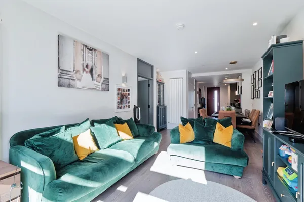 Windsor Square, London, SE18