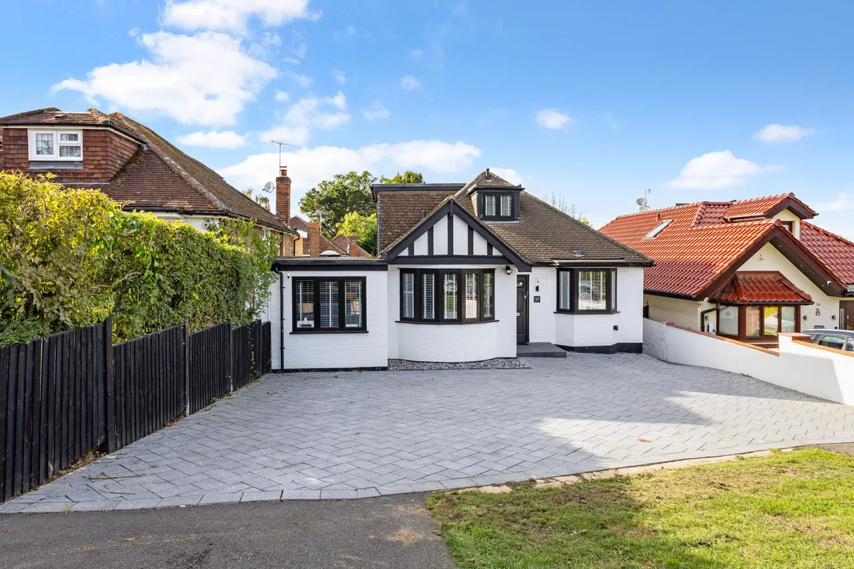 Caldecote Gardens, Bushey, WD23 photo 22