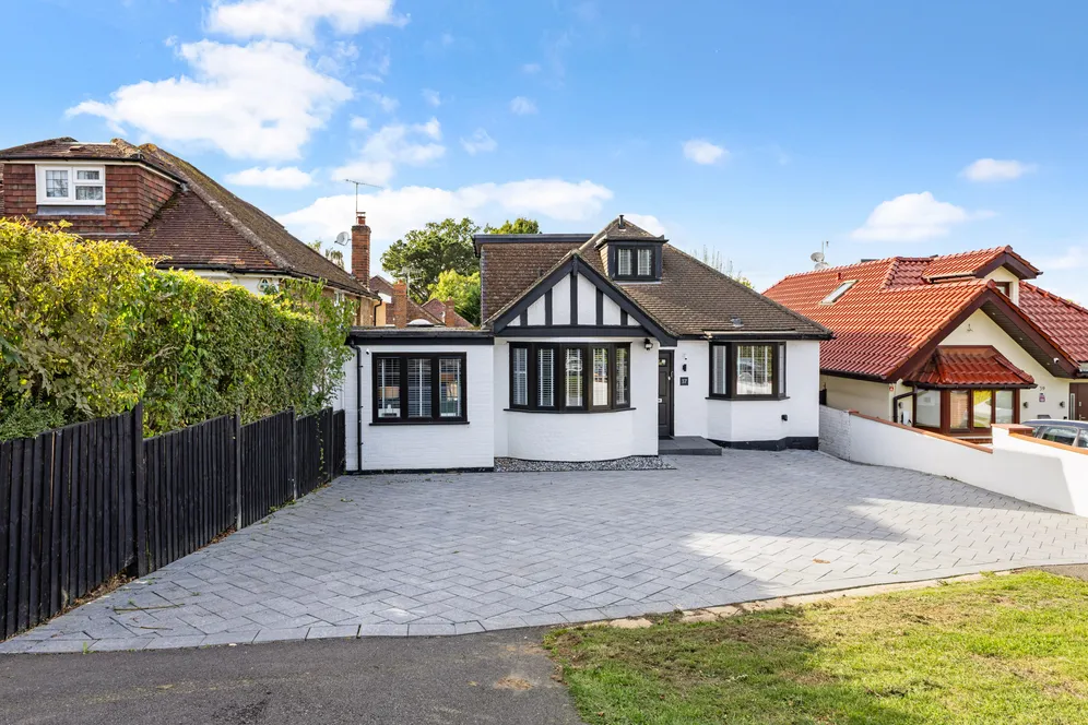 Caldecote Gardens, Bushey, WD23 photo 22