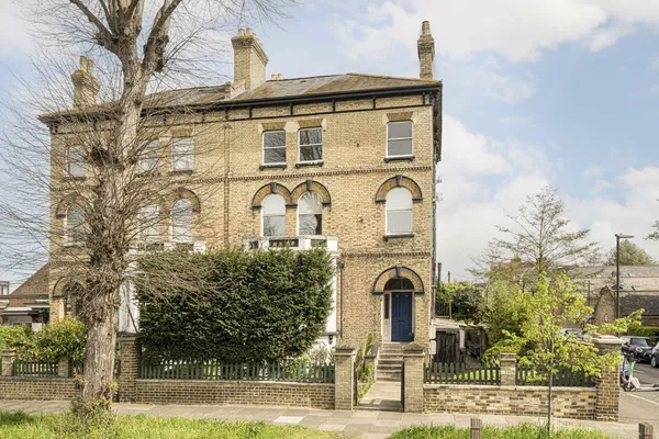 Church Grove, Kingston Upon Thames, KT1 photo 1