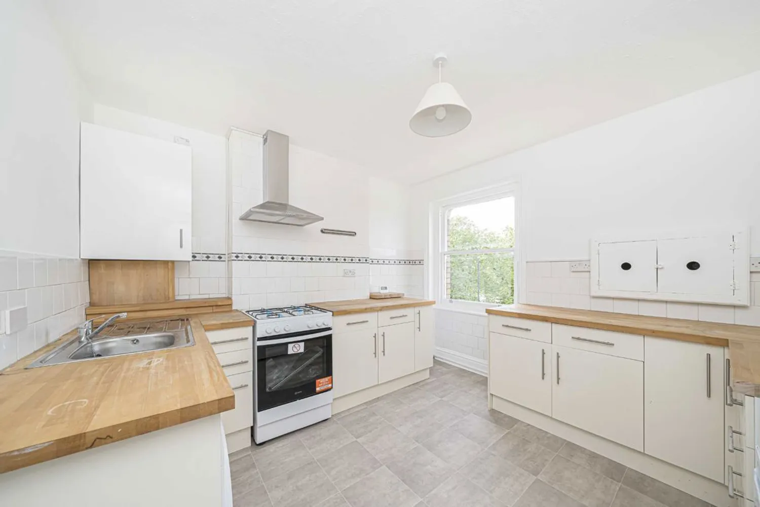 Church Grove, Kingston Upon Thames, KT1 photo 4