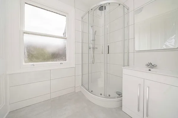 Church Grove, Kingston Upon Thames, KT1 photo 5