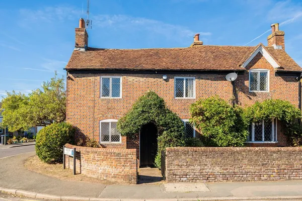 Village Road, Thorpe, TW20 photo 1