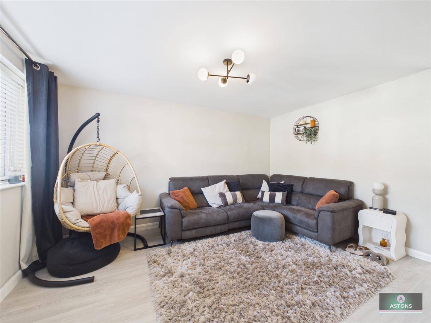 Heathfield, Pound Hill Image 2