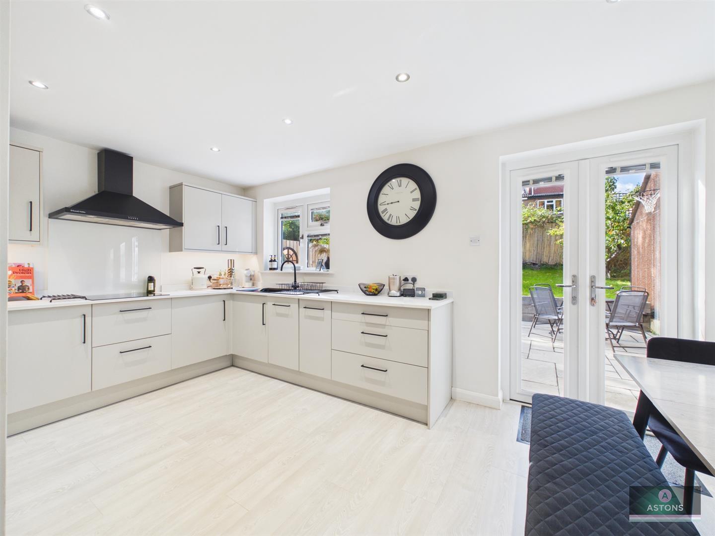 Heathfield, Pound Hill Image 6