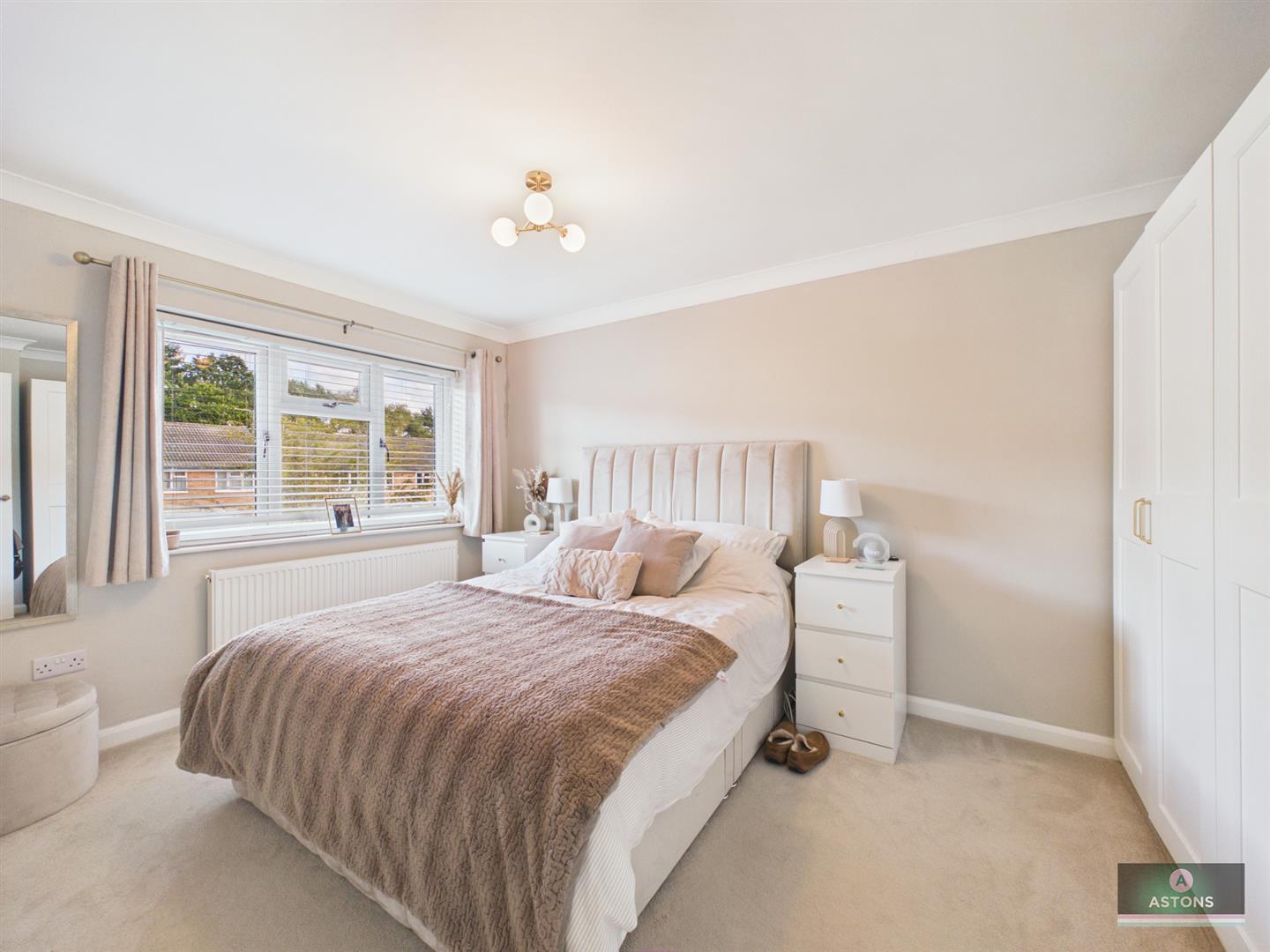 Heathfield, Pound Hill Image 8