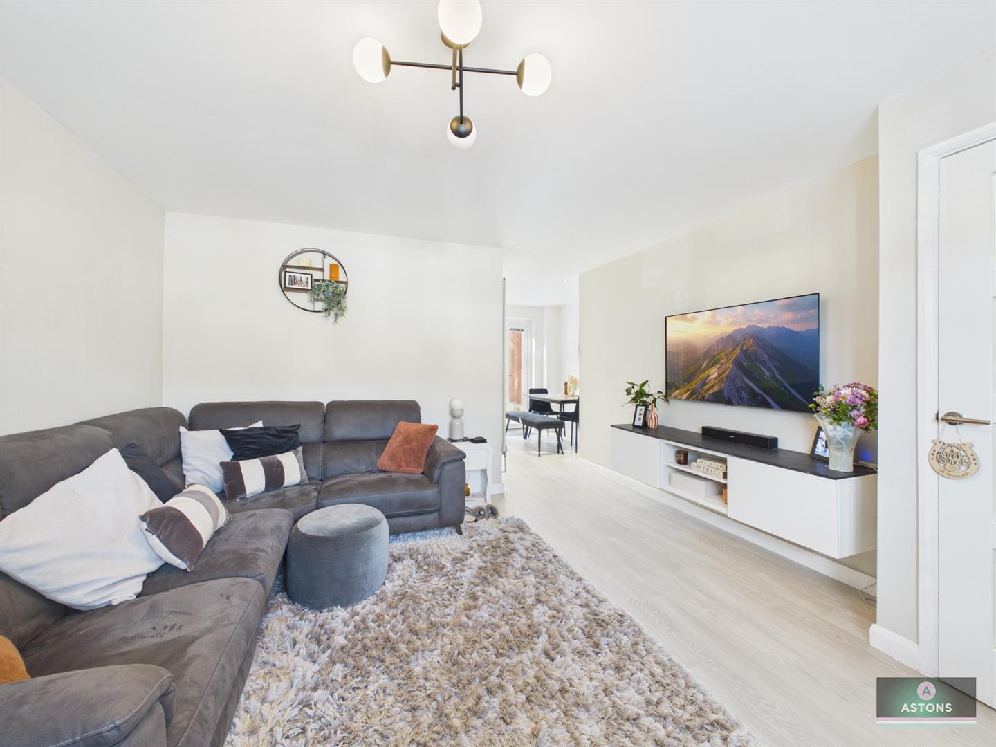 Heathfield, Pound Hill Image 10
