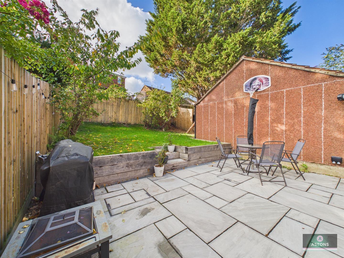 Heathfield, Pound Hill Image 14