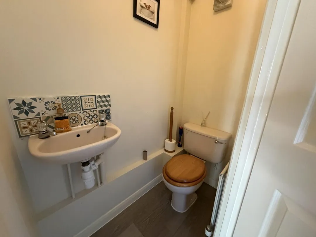 https://mr0.homeflow-assets.co.uk/files/photo/image/48612/7379/_x_/6c_s9PKKV0eInT0tjt5Huw.jpg