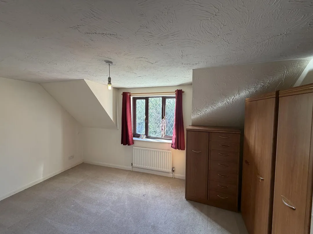 https://mr0.homeflow-assets.co.uk/files/photo/image/48612/7380/_x_/72sTxGnRs0K9jUuTBEbz2A.jpg