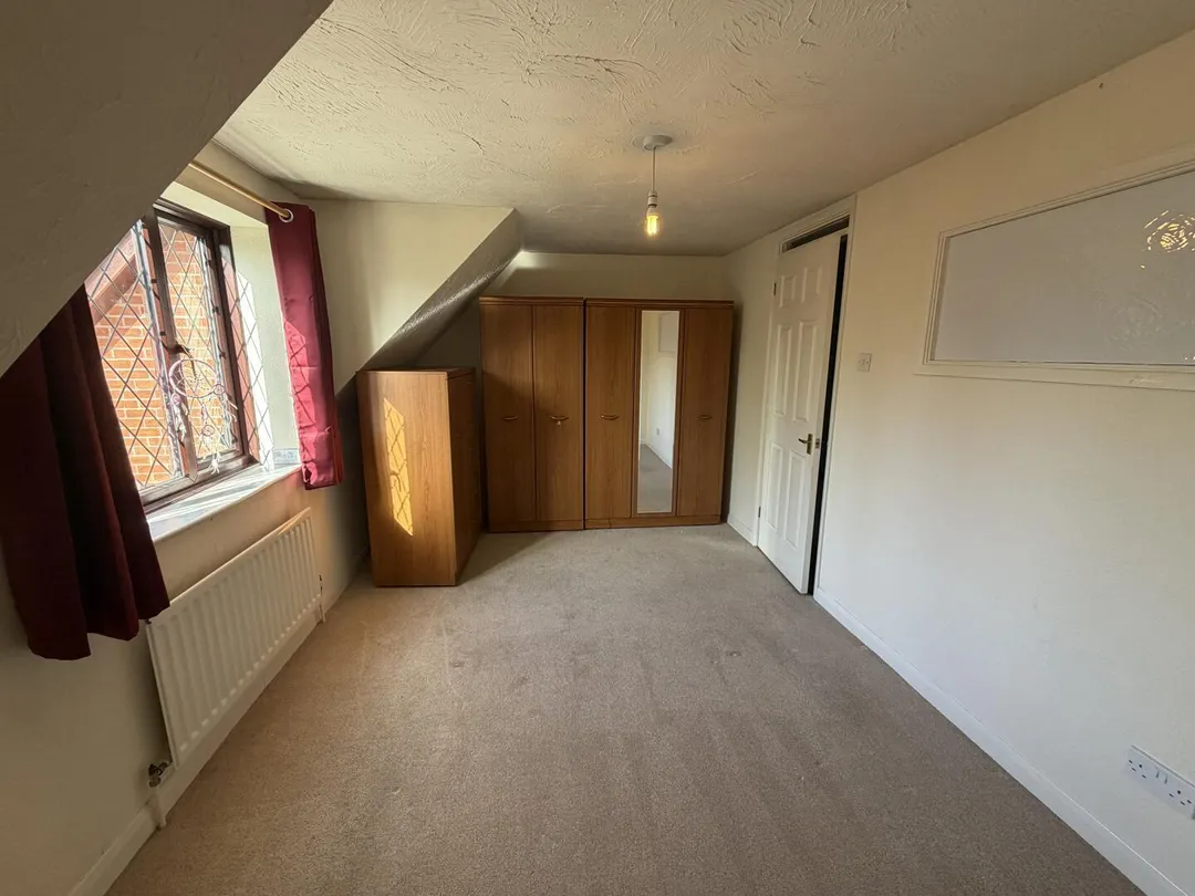 https://mr0.homeflow-assets.co.uk/files/photo/image/48612/7381/_x_/vsAJu4juuU6fwR7YP0aABg.jpg