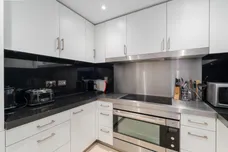 Fairmont Avenue, London, E14 photo 2