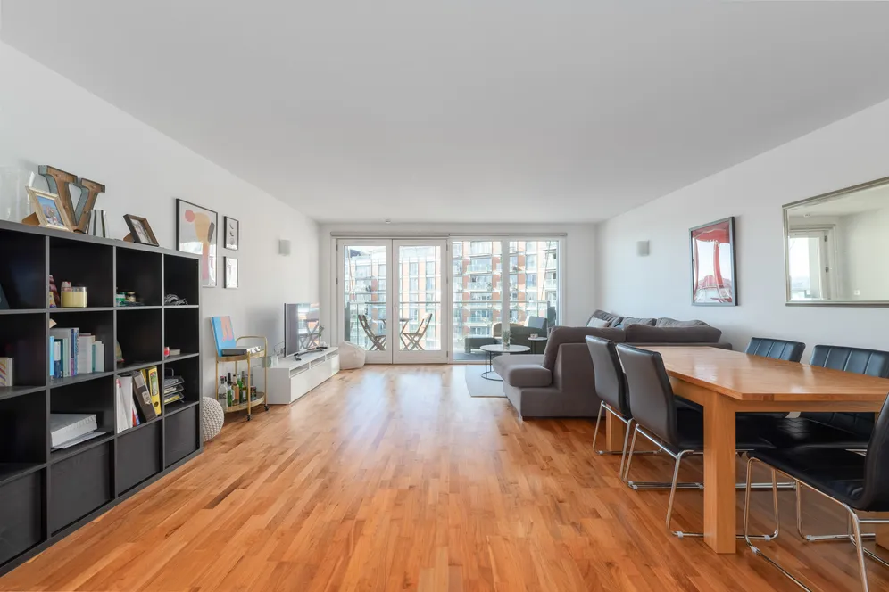 Fairmont Avenue, London, E14 photo 3