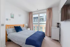 Fairmont Avenue, London, E14 photo 5
