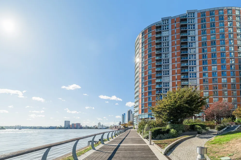 Fairmont Avenue, London, E14 photo 9
