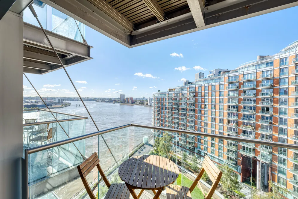 Fairmont Avenue, London, E14 photo 11