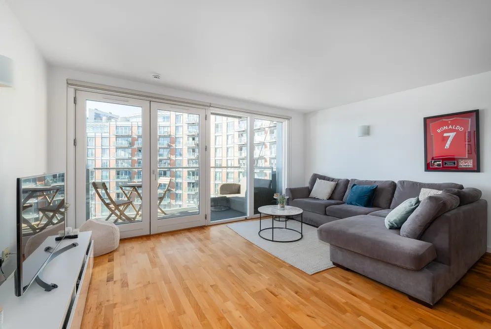 Fairmont Avenue, London, E14 photo 13