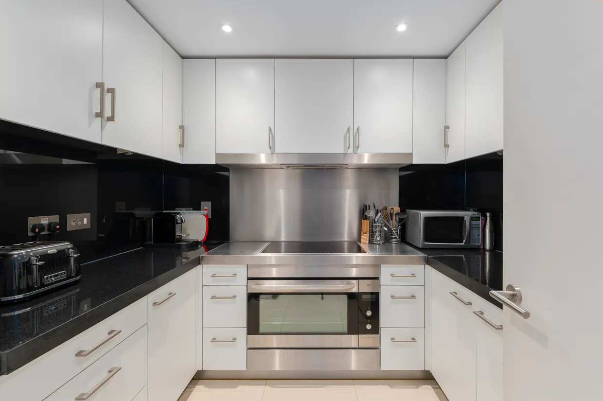 Fairmont Avenue, London, E14 photo 18