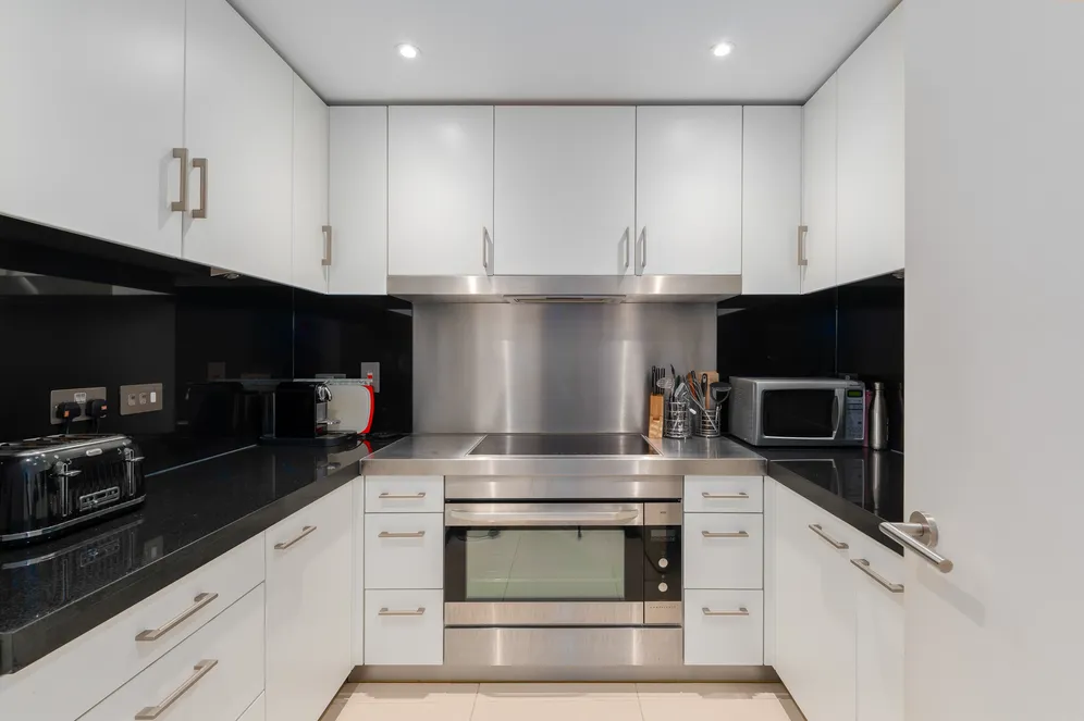 Fairmont Avenue, London, E14 photo 18