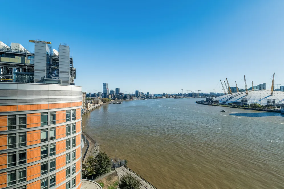 Fairmont Avenue, London, E14 photo 24